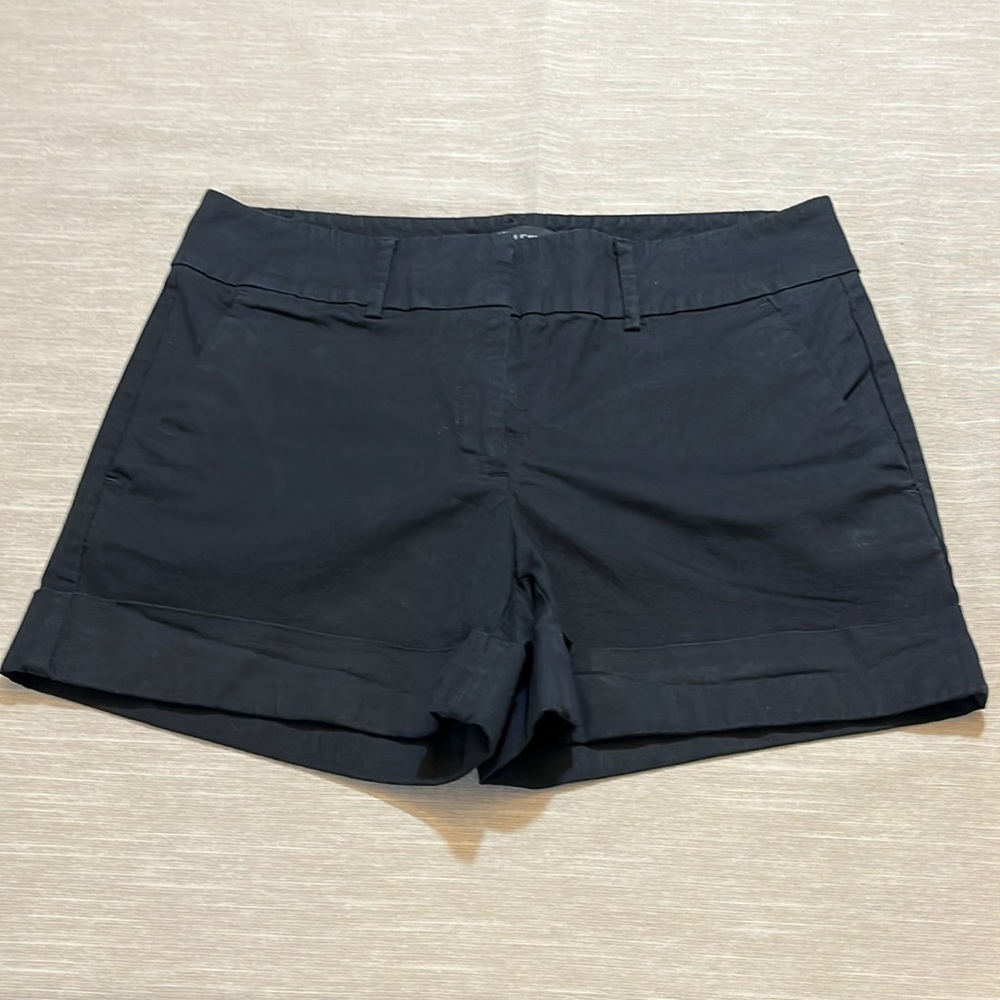 Like New New York & Co 7th Avenue Suiting collection Black Shorts. Size 8